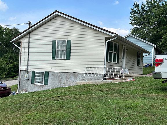 2nd image of 910 Williams Ct