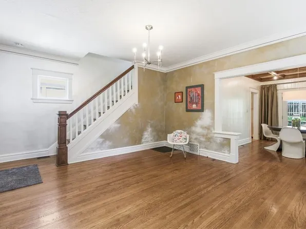 4215 Kenwood Ave, Kansas City, MO 64110