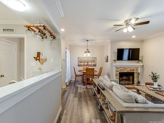 3rd image of 11839 PARLIAMENT ST #1621