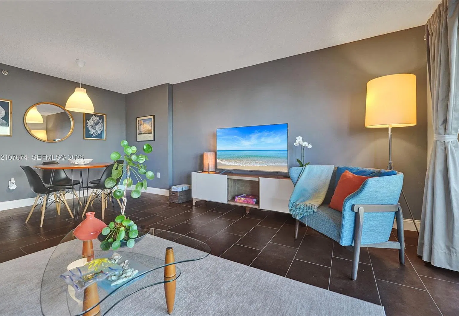 Summit Condo — Photo 3