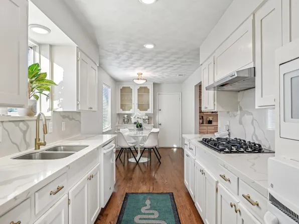 2564 Saint Francis Ave, Dallas, TX 75228
