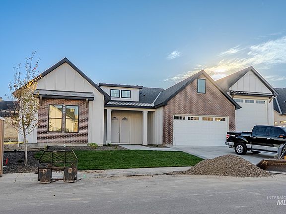 3rd image of 7135 N Firhill Pl