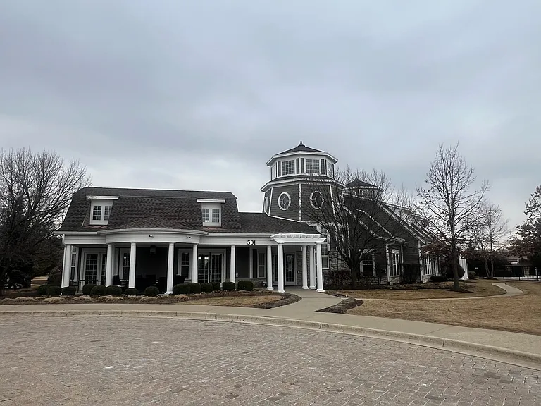 285 Lakeshore Dr — Photo 29