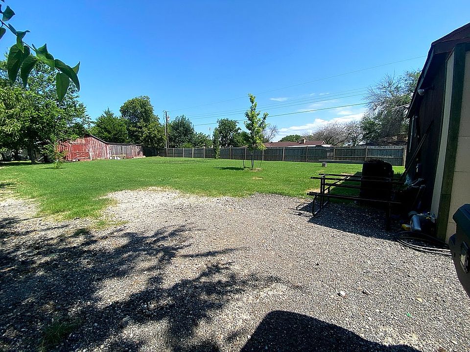2nd image of 1316 Hubert Dr