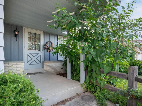 8306 22nd AVENUE, Kenosha, WI 53143