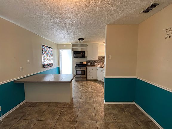 3rd image of 1606 Patton Dr
