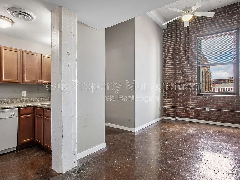 1510 W Broad St — Photo 65