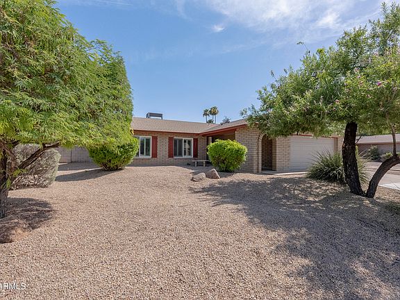 2nd image of 2315 W Sagebrush Drive