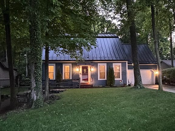 2nd image of 360 Locust View Way