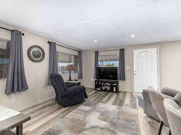 5th image of 747 E GERMANN Road #18