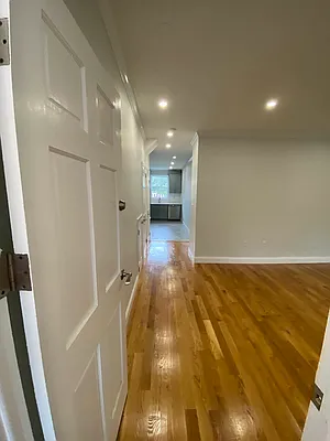 Rented by Hudson Exclusive Inc | media 56