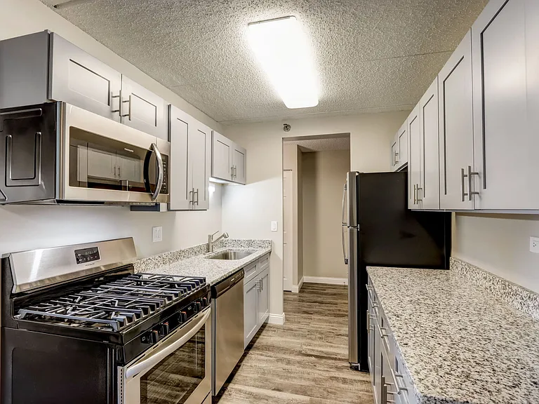 Bartlett Court Apartments — Photo 43