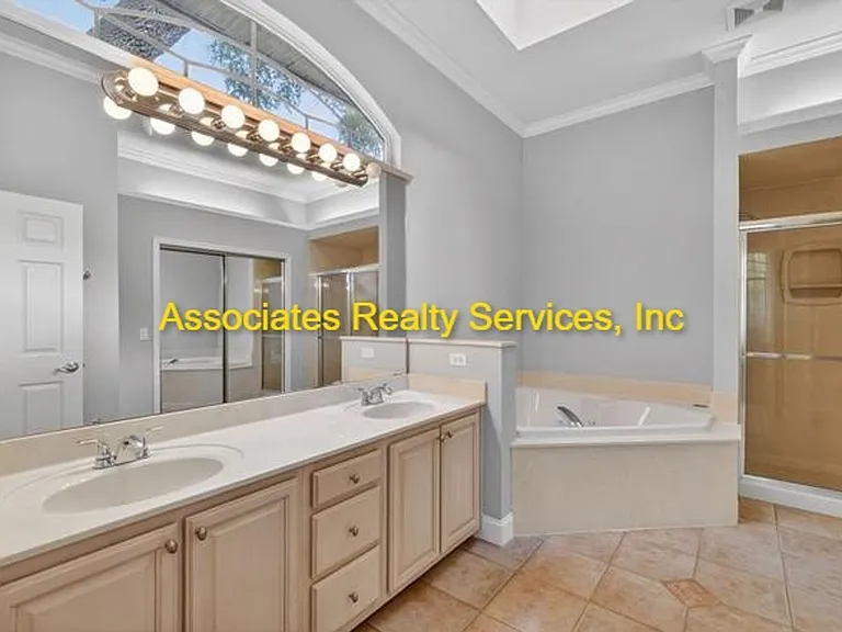 10370 SW 51st Ln — Photo 11