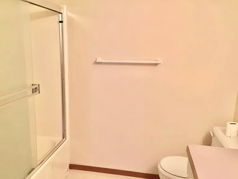 1442 NE Tucson Way #C — Photo 8