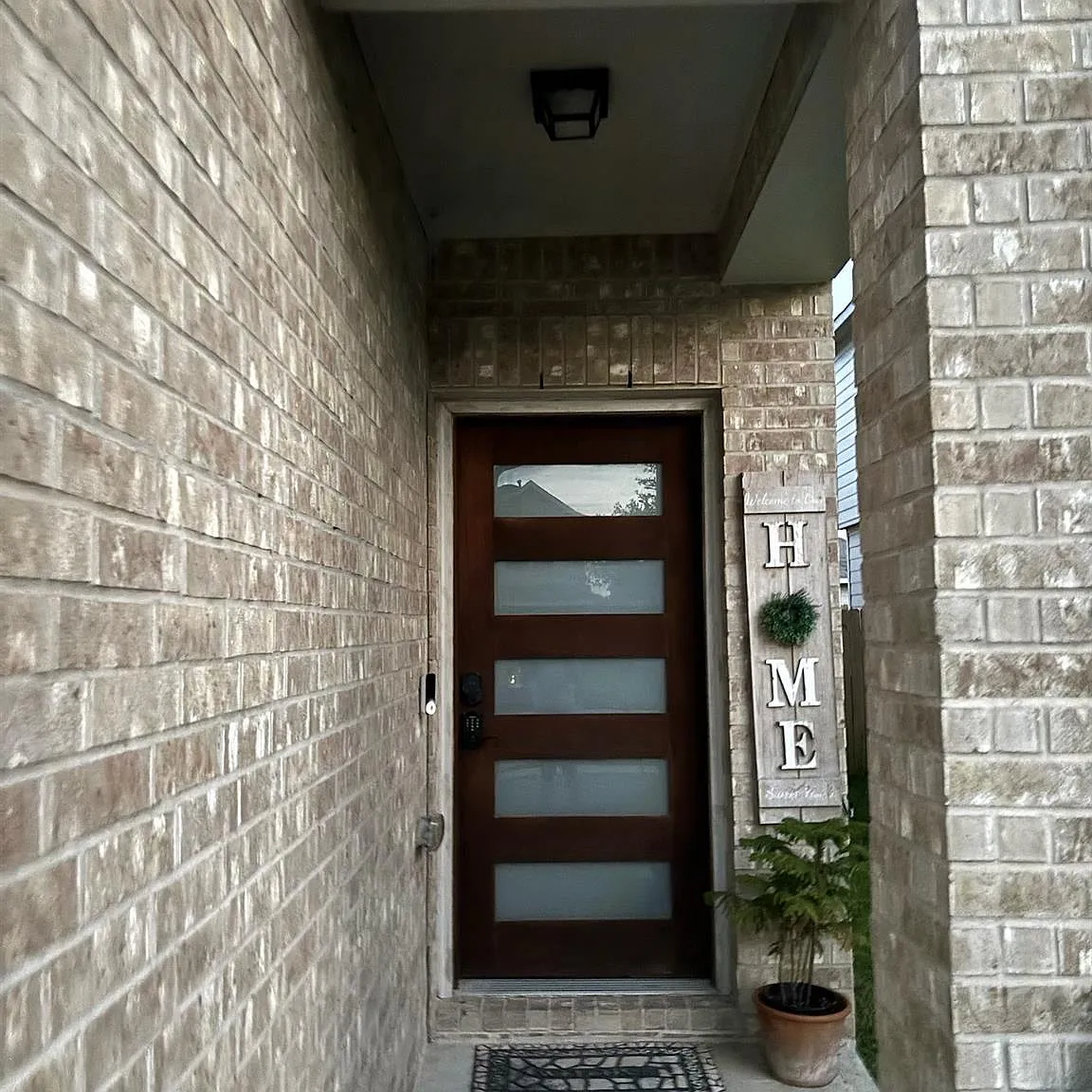 3 bed, 2.5 bath, 1936 sqft, $2,150 — Photo 2