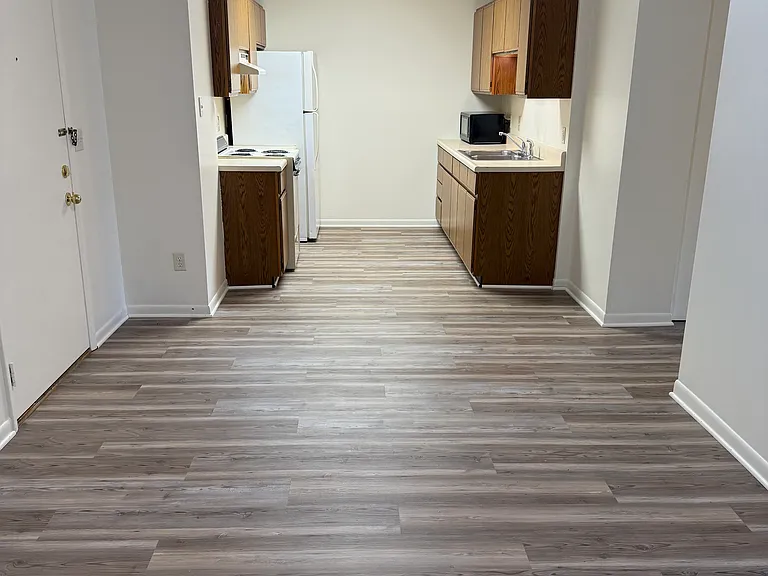 108 S Main St #6 — Photo 3
