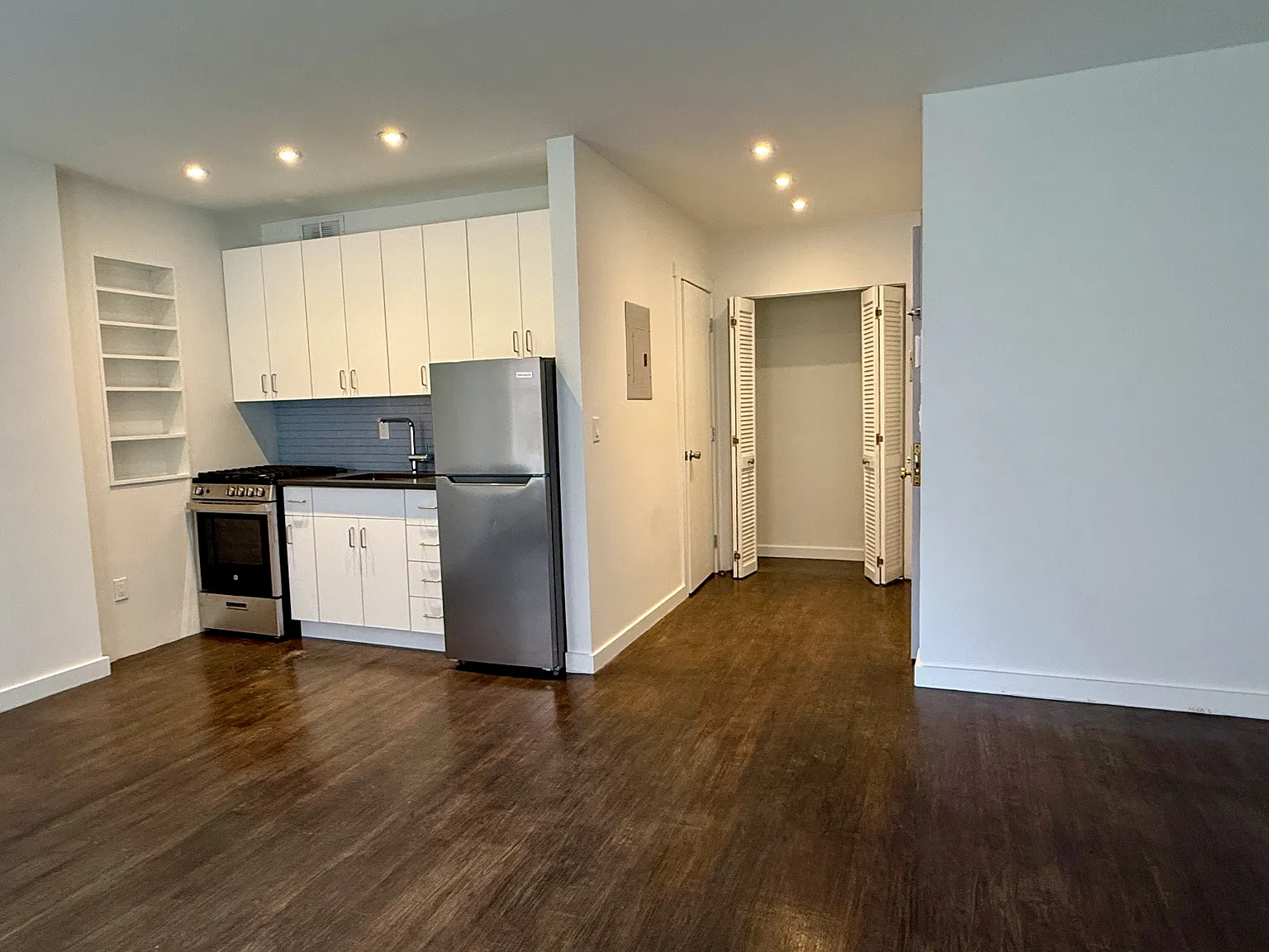 45 East First Street — Photo 1