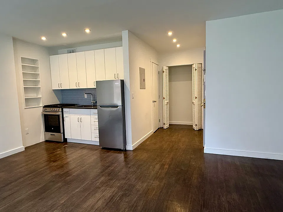 45 E 1st St #3