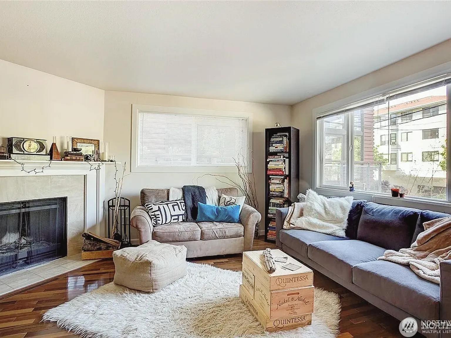2 bed, 1.5 bath, 1360 sqft, $2,880 — Photo 3