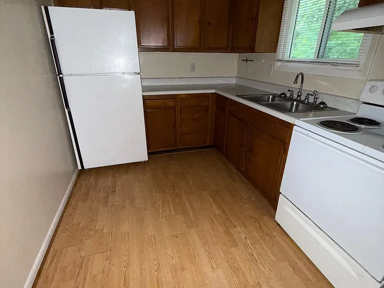 14001 Bedford Rd NE — Photo 8