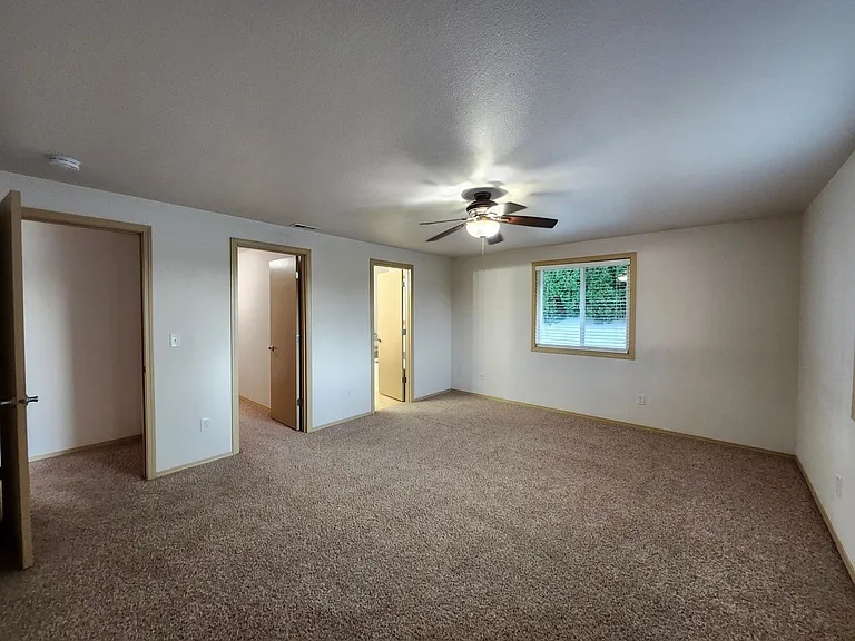5811 Austin Ct — Photo 13