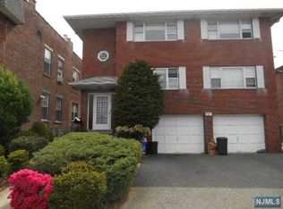 8 Cumbermeade Rd, Fort Lee, NJ 07024