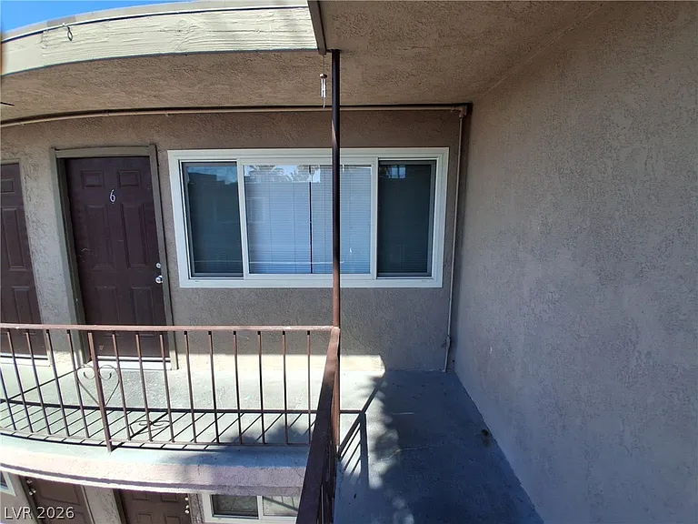2100 Sunrise Ave #6 — Photo 16