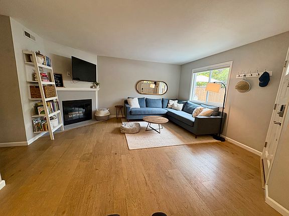 3rd image of 6323 Imperial Ct