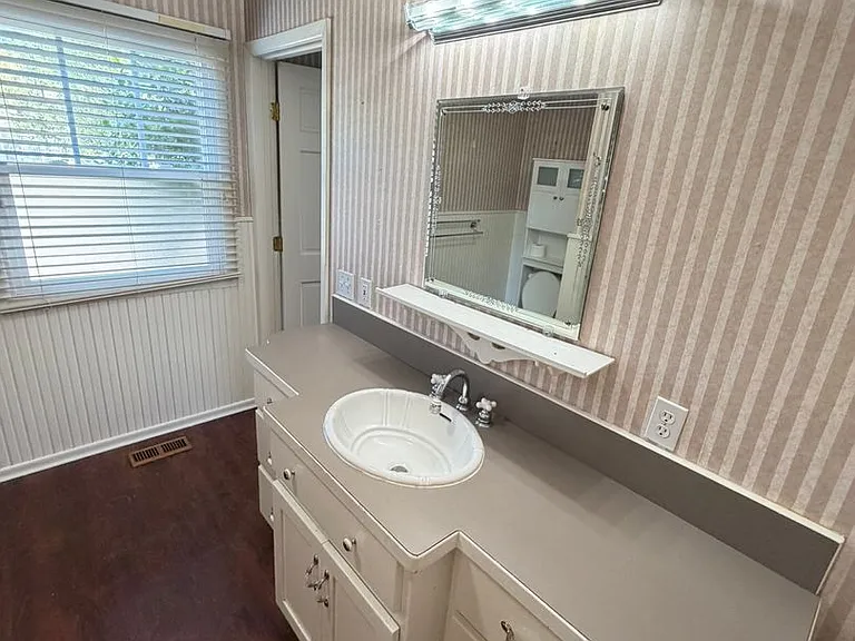 550 Carlson Dr — Photo 23