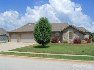 924 N Evergreen Ave, Republic, MO 65738