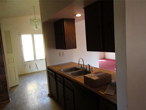 3rd image of 6755 N Middleton Ct