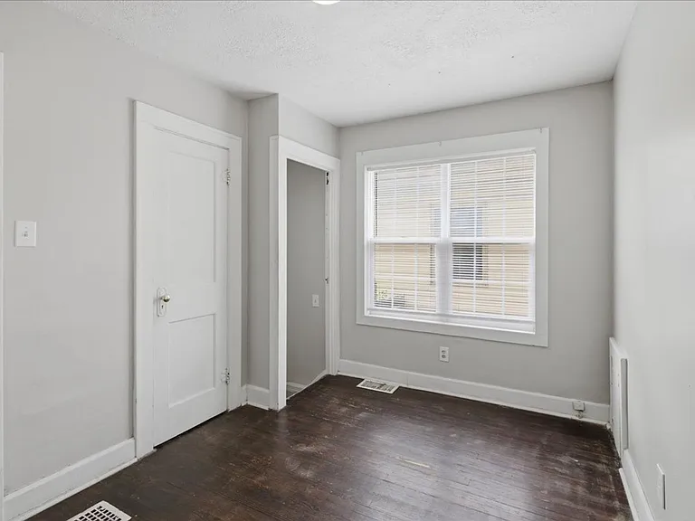 35 - 37 S Sherman Dr — Photo 5
