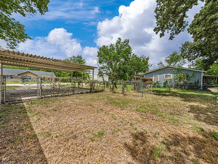 11700 N Oak St — Photo 44