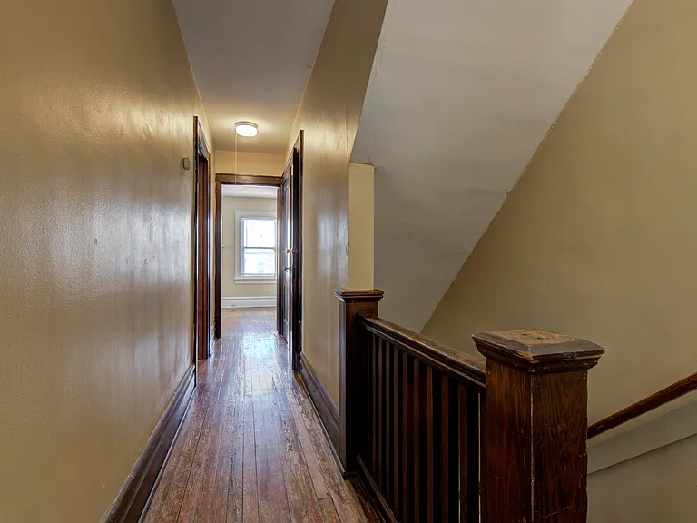 1638-1640 Indianola Ave — Photo 13