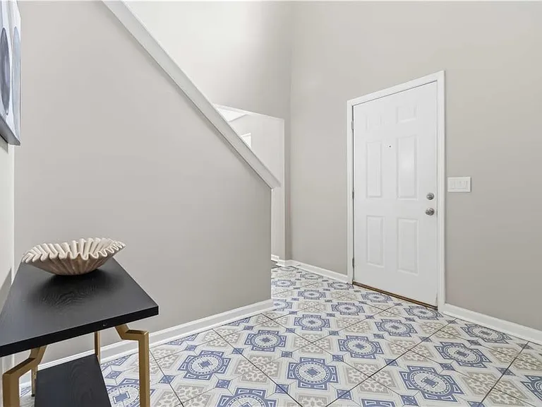 405 Plantation Way — Photo 5