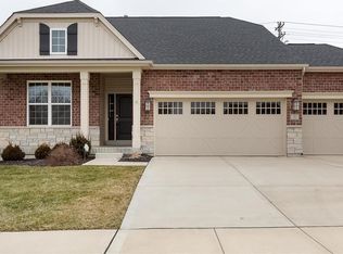 102 Peachleaf Ct, Wentzville, MO 63385