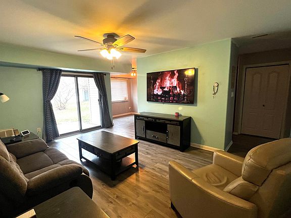2nd image of 9 Country Hickory Ln #9H