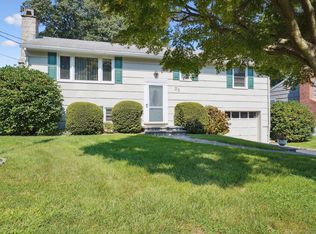 25 Donohue Dr, Norwalk, CT 06851