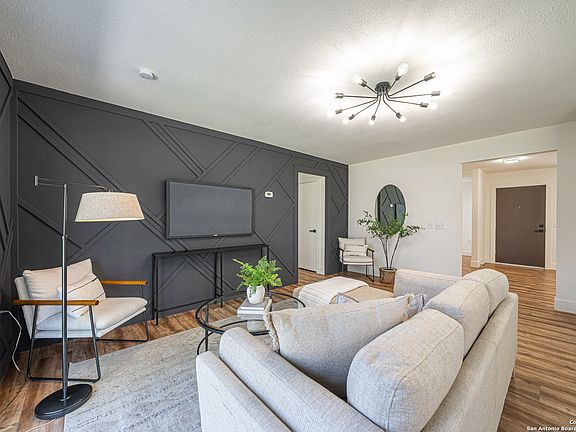 3rd image of 5827 BURGOYNE ST