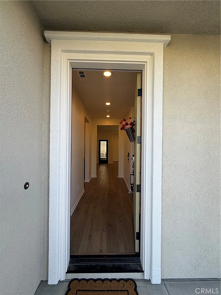 4 bed, 1776 sqft, $4,000 — Photo 2