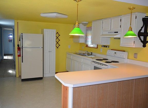 2nd image of 211 N Union Dr