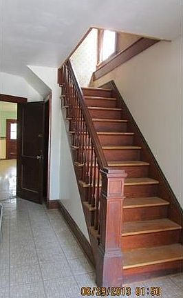 4th image of 19 Quassaick Ave