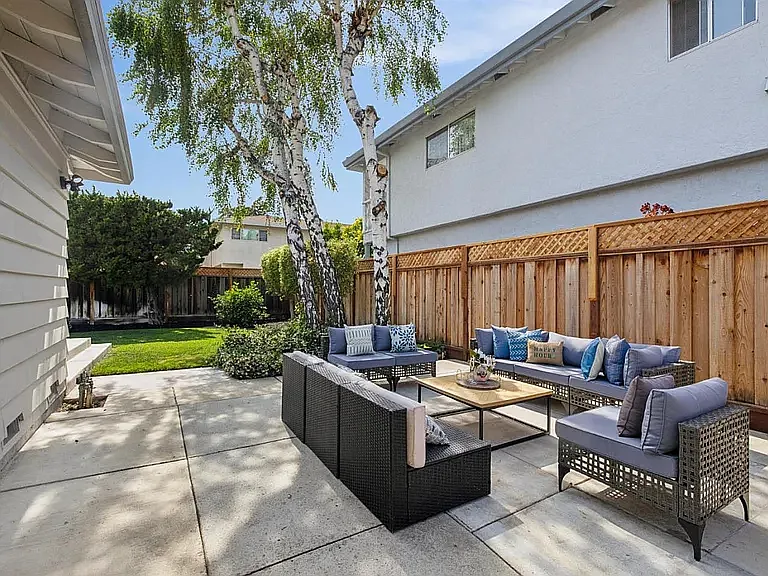 935 Circle Dr — Photo 19