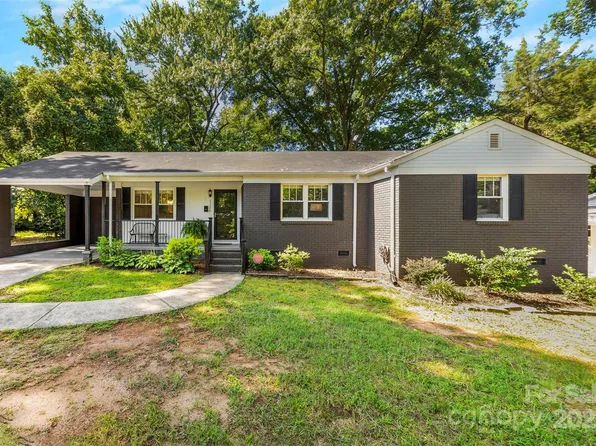 1126 & 1120 E Woodlawn Rd, Charlotte, NC 28209