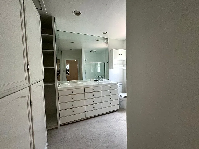 8951 Cynthia St — Photo 28