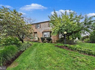3833 N Sarayo Cir, Harrisburg, PA 17110