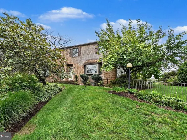 3833 N Sarayo Cir, Harrisburg, PA 17110