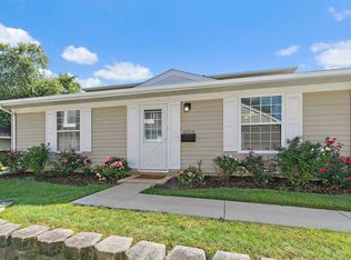 1605 Woodcutter Ln UNIT A, Wheaton, IL 60189