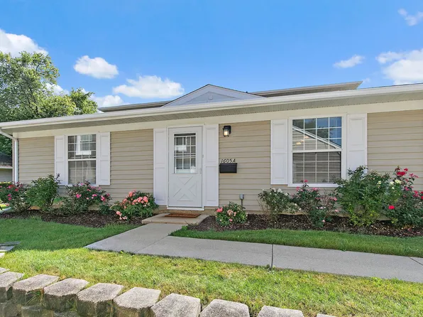 1605 Woodcutter Ln Unit A, Wheaton, IL 60189