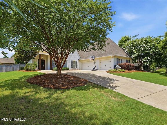3rd image of 130 Grayhawk Dr